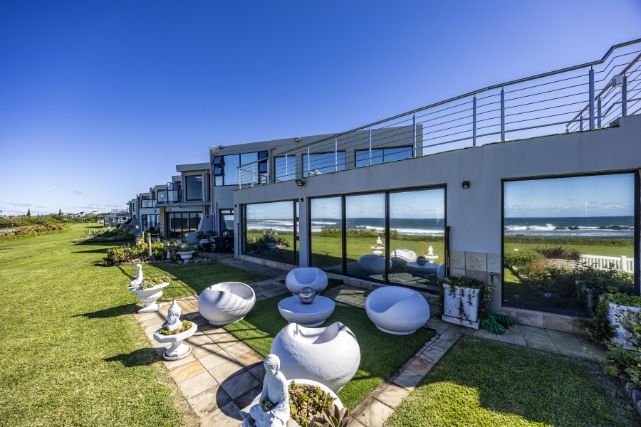 5 Bedroom Property for Sale in Gonubie Eastern Cape